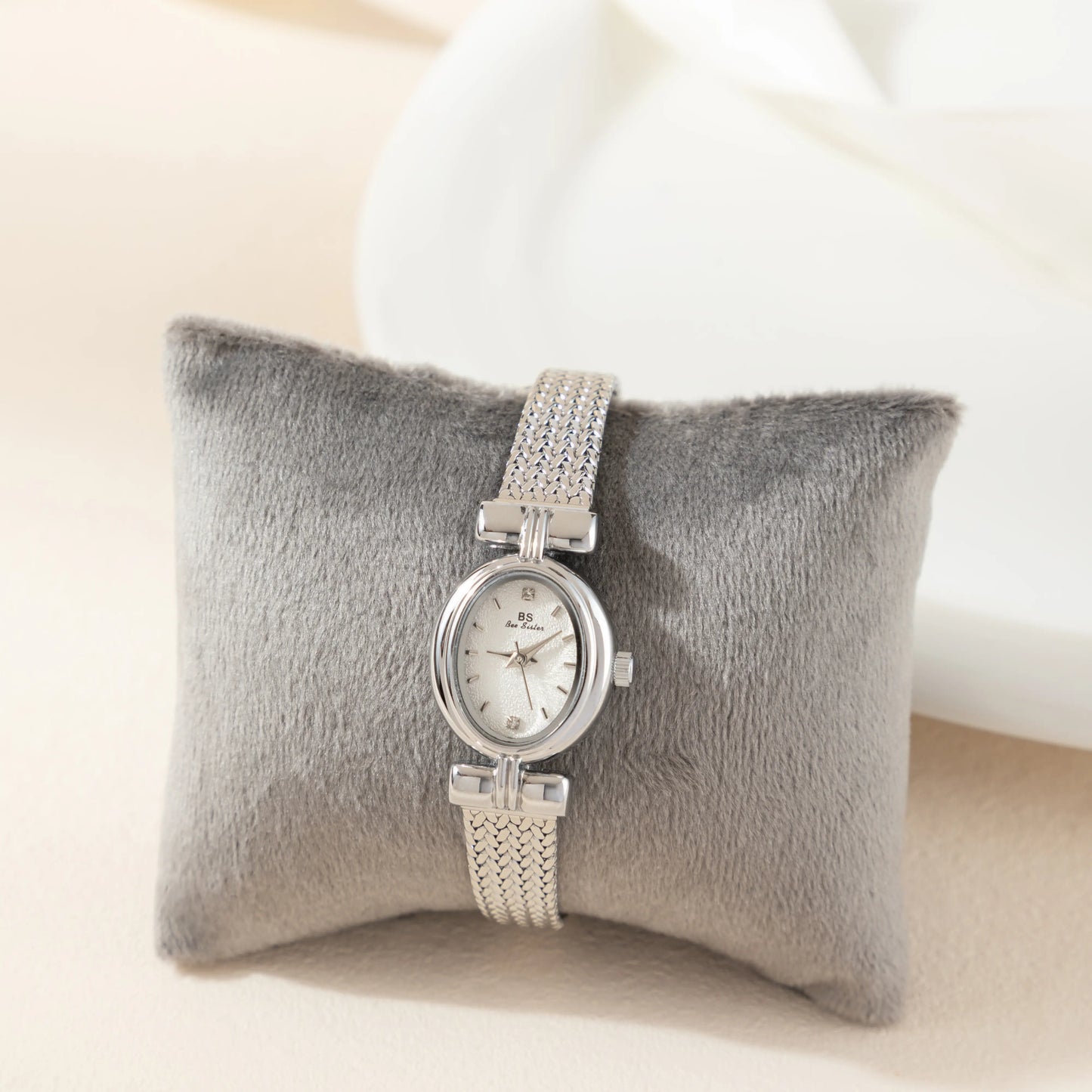 Women's Vintage Oval Watch – Cerchron Élise